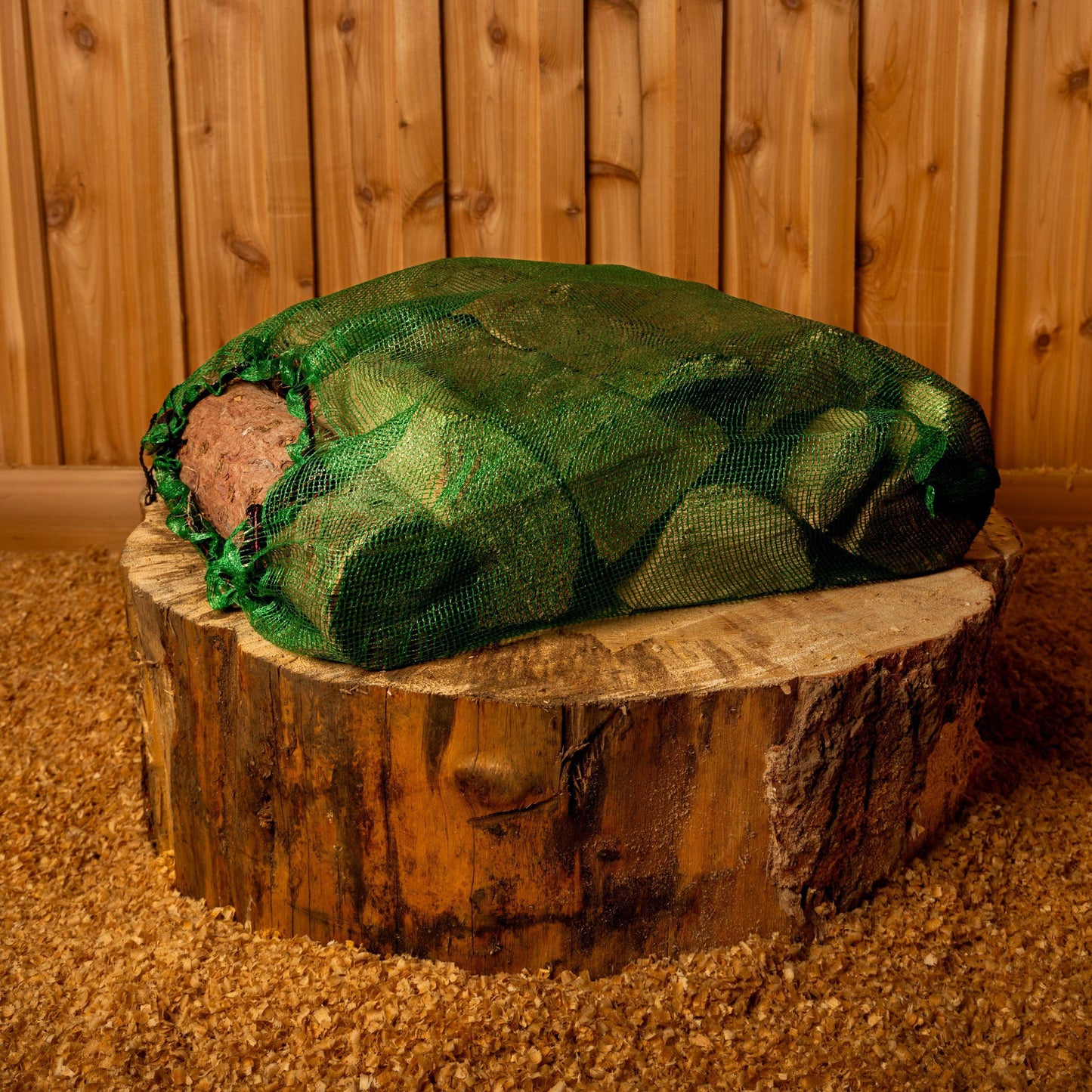 Dried BC Larch/Douglas Fir Firewood Bags, Large 1.5 Cu.Ft